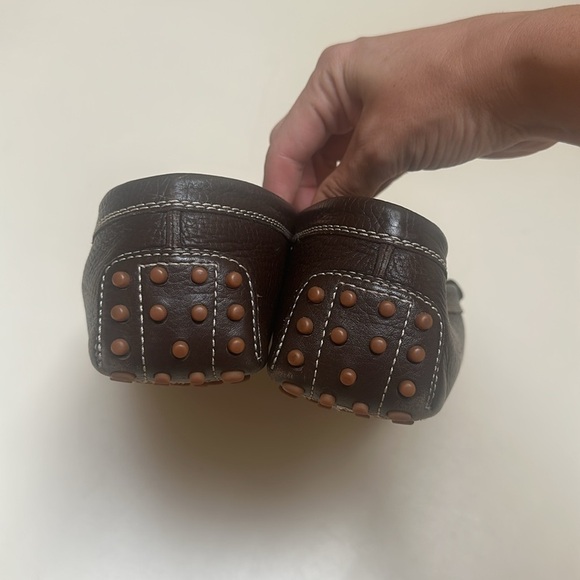 TOD’S LEATHER FLATS Size 10 - Picture 4 of 15